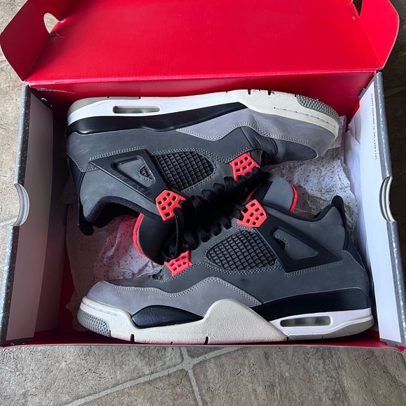 Jordan 4 Retro Infared - Picture 5 of 8